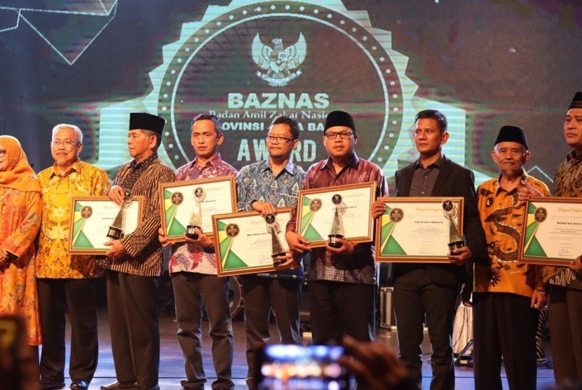 DT Peduli Jabar Raih Penghargaan LAZ Terbaik  Provinsi