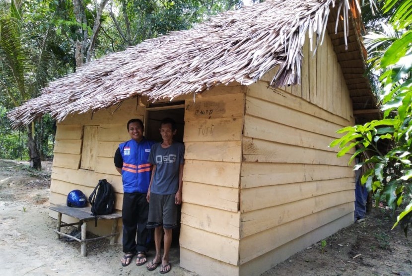 DT Peduli membangunkan rumah tangguh untuk warga Suku Anak Dalam (SAD) Jambi.