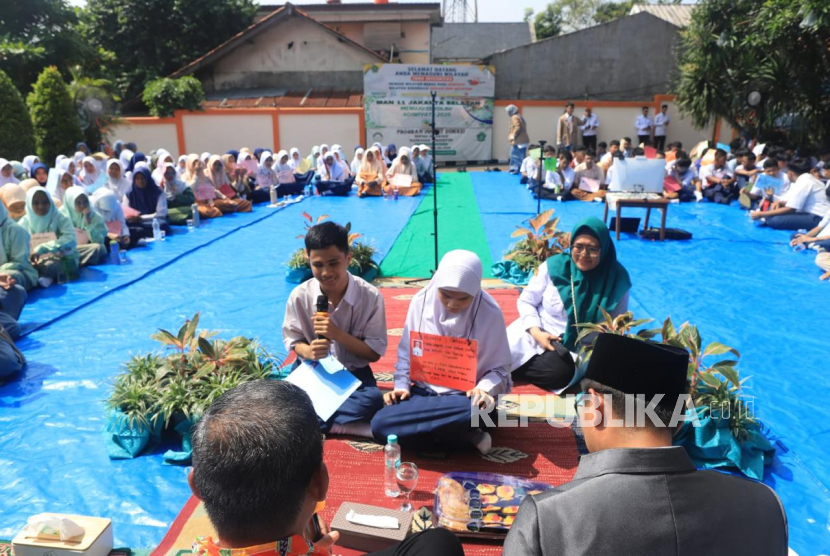 Dua hafiz difabel dalam pembukaan MATSAMA 2025 di MAN 11 Jakarta, Selasa (15/7/2025).