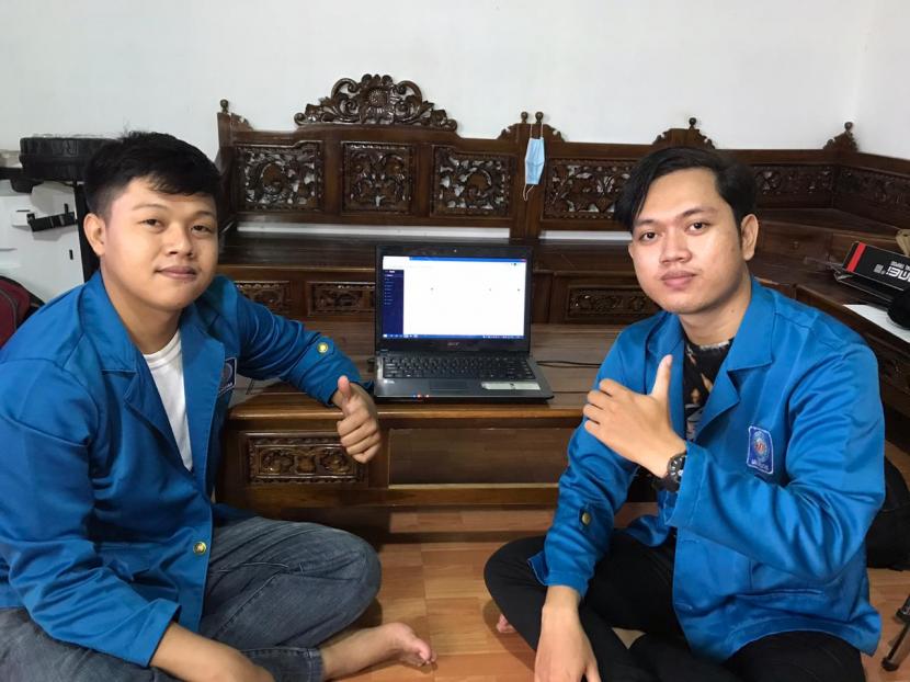 Dua mahasiswa UBSI Pontinak, yakni Ekiriadi dan Paskalis Deo Pabayo,  berhasil membuat website laporan perhitungan royalti penulis. 