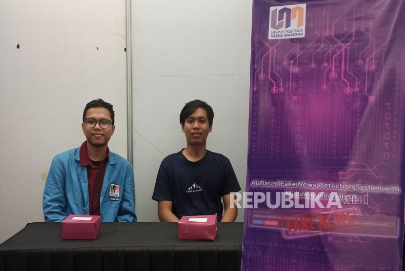 Dua mahasiswa UNM, Rheno Septianto dan Irfan Ramadhan sukses menciptakan sistem deteksi hoaks berbasis AI multibahasa.