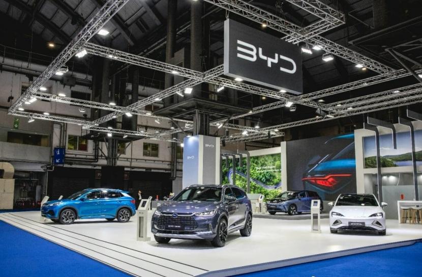 Dua model BYD untuk pasar Eropa hadir di Pameran Mobil Barcelona 2023 pada 11 Mei.