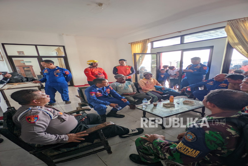 Dua nelayan yang sempat hilang kontak saat mencari ikan di perairan Tegalagung, Kecamatan Karangampel, Kabupaten Indramayu, Senin (3/2/2025) ditemukan  selamat, Selasa (4/2/2025). 