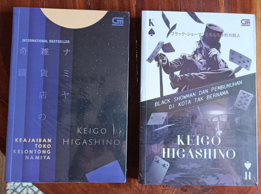 Dua novel karya Keigo Higashino