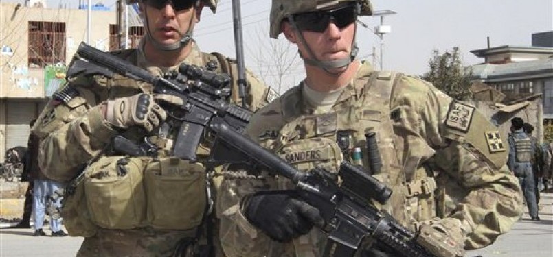 Dua orang serdadu AS saat bertugas di Afghanistan.