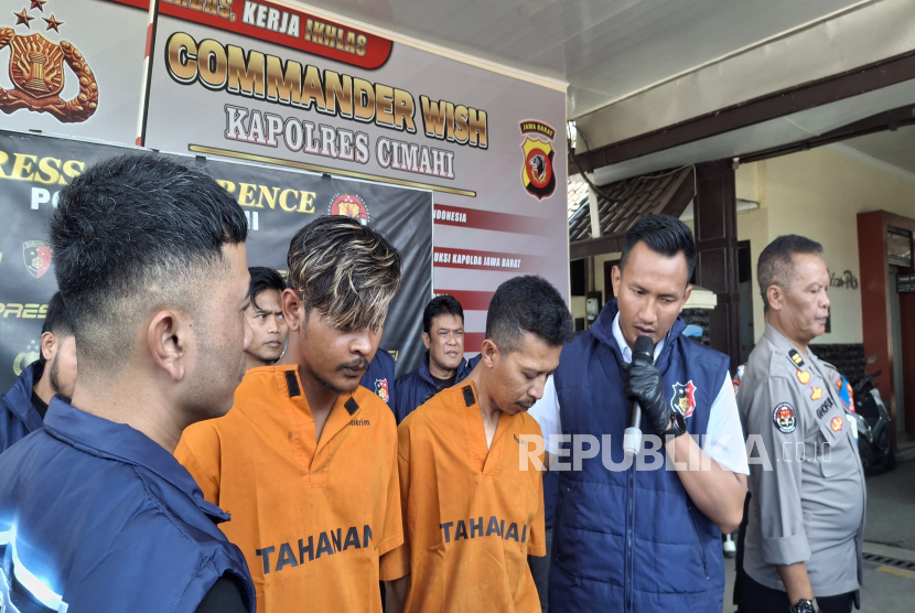 Dua Pelaku Pembunuhan PMI Asal Garut yang Ditemukan Tewas Mengambang di Sungai Citarum, Kabupaten Bandung Barat Diamankan Satuan Reserse Kriminal Polres Cimahi.