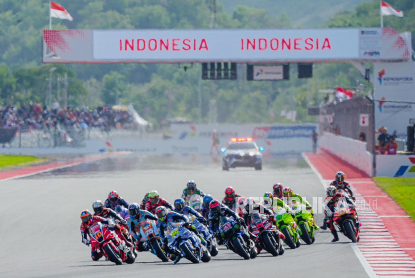 Melalui Sirkuit Mandalika yang Dikelola InJourney, Mario Aji dan Veda Ega Siap ke Panggung MotoGP