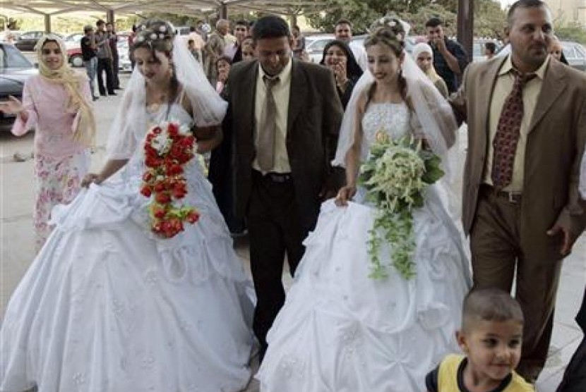 Dua sejoli Irak hendak melangsungkan pernikahan