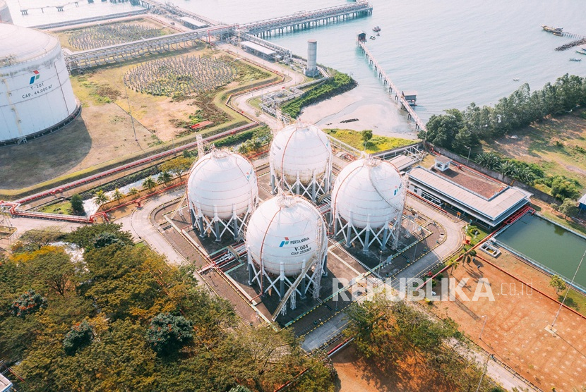 Dua terminal energi yang dikelola oleh PT Pertamina Energy Terminal (PET), anak usaha Sub Holding Integrated Marine Logistic PT Pertamina International Shipping (PIS), dianugerahi penghargaan PROPER Hijau 2024 oleh Kementerian Lingkungan Hidup dan Kehutanan (KLHK) Republik Indonesia. Penghargaan ini menjadi bukti komitmen PET dalam menerapkan standar keberlanjutan yang tinggi dalam operasionalnya.