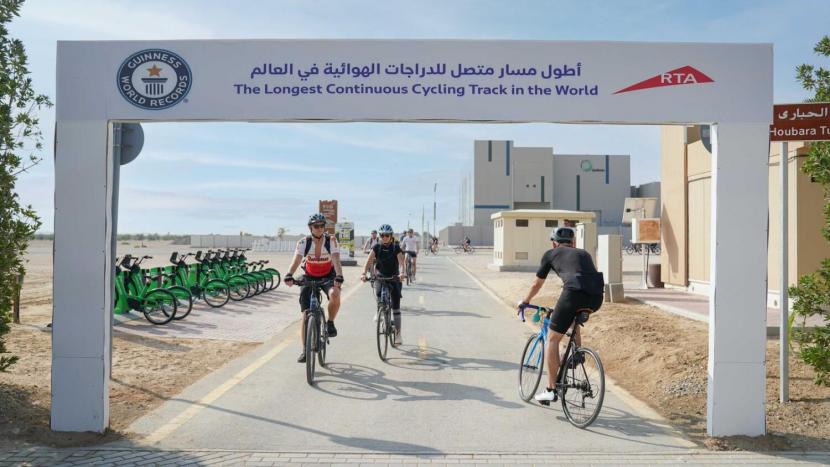 Dubai memecahkan Rekor Dunia Guinness lainnya dengan membangun Jalur Bersepeda Al Qudra yang disebut-sebut sebagai jalur bersepeda berkelanjutan terpanjang di dunia oleh Otoritas Jalan dan Transportasi (RTA). Menurut RTA, jalur Al Qudra akan membentang sepanjang 80,6 kilometer. Pecahkan Rekor, Dubai Miliki Jalur Bersepeda Terpanjang di Dunia 