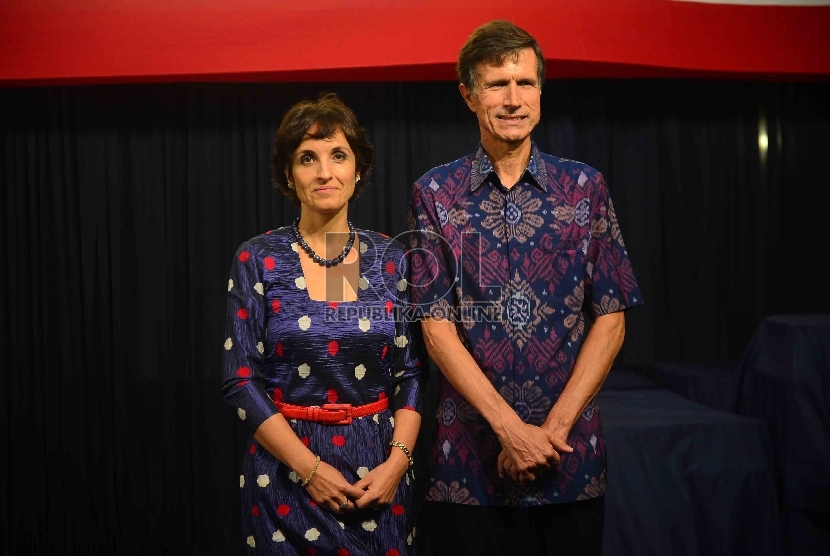 Dubes AS untuk Indonesia Robert Blake didampingi istrinya, Sofia Blake.