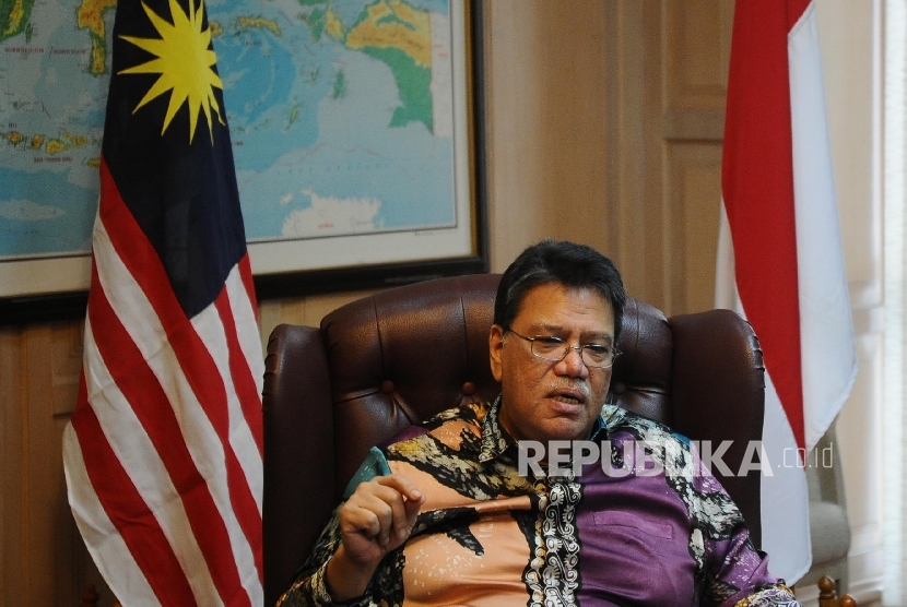 Dubes Malaysia untuk Indonesia Zahrain Mohamed Hashim berbicara kepada media terkait Siti Aisyah, tersangka kasus pembunuhan Kim Jong Nam di Kedubes Malaysia, Jakarta, Kamis (23\2).
