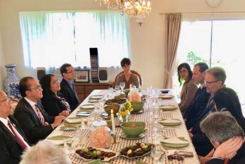 Dubes RI untuk Selandia Baru,Tantowi usai acara working luncheon bersama jajaran pimpinan Government to Government (G2G) dan Massey University di Wellington Kamis (6 /9).