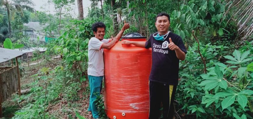 Dukung petani binaan Rumah Zakat berikan bantuan tandon air.