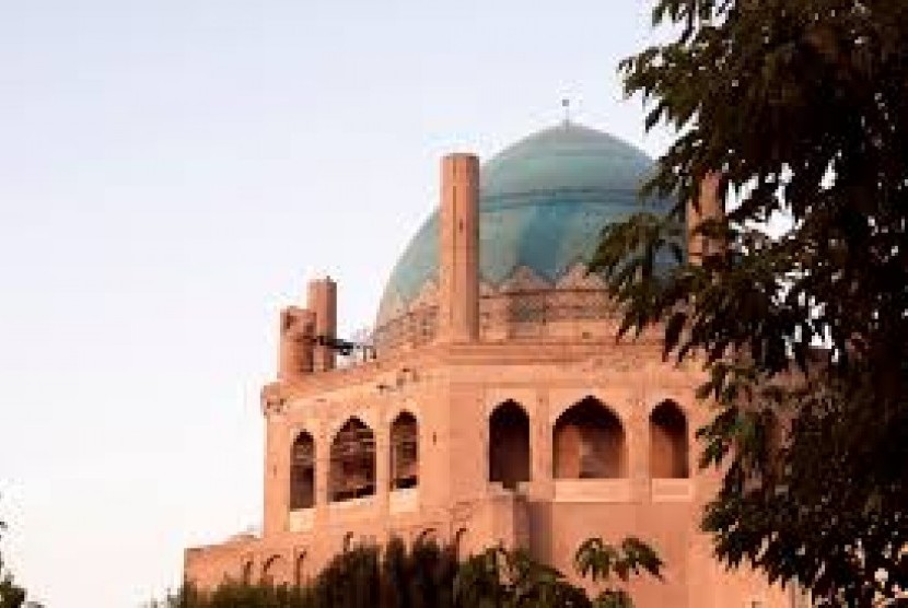 Dunia mengenalnya dengan sebutan Dome of Sultaniyeh