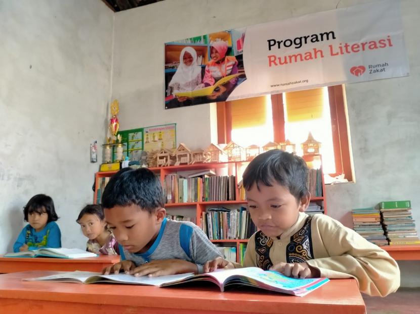 Dusun Ponjen yang berada di kecamatan Wonosobo, Jawa Tengah menjadi salah satu dusun binaan Rumah Zakat melalui berbagai program pemberdayannya. Berbagai program yang dilaksanakan meliputi BUMMas, desa bebas stunting, bank sampah dan juga rumah literasi.
