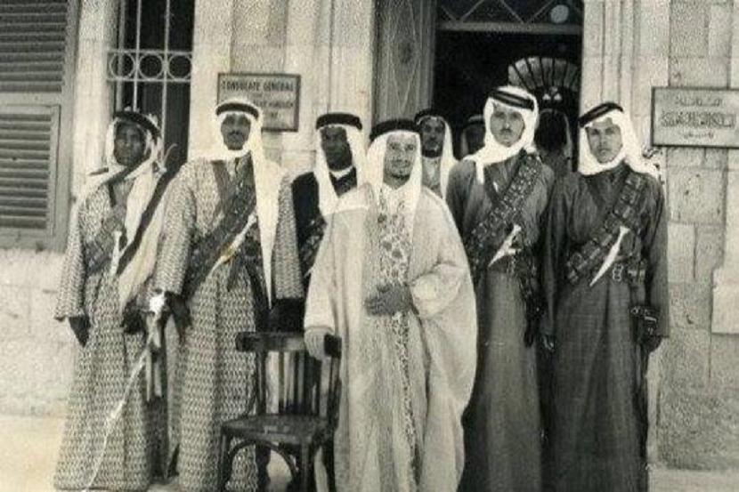Duta Besar (Dubes) Arab Saudi untuk Palestina dan Yordania Nayef al-Sudairi telah menerbitkan foto peresmian konsulat jenderal Saudi di Yerusalem Timur pada 1947. 