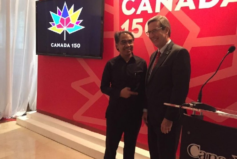 Duta Besar Kanada untuk Indonesia YM Peter MacArthur  (kanan). 