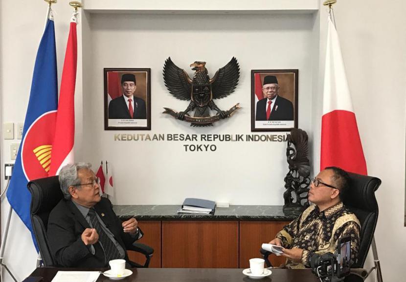 Duta Besar RI untuk Jepang Heri Akhmadi (kiri). Heri Akhmadi berpesan kepada warga negara Indonesia yang bermukim di provinsi paling Selatan Jepang, Okinawa, agar menjadi ujung tombak promosi Indonesi