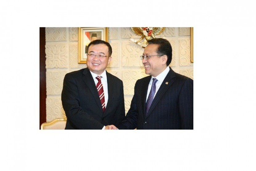 Duta Besar RRC untuk Indonesia, Liu Jianchao, dan Ketua DPD  Irman Gusman.