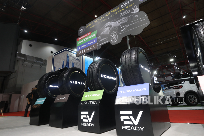 Ecopia EP300 ENLITEN Hadir dalam 2 Ukuran Baru untuk Innova Zenix Tipe V dan Q.