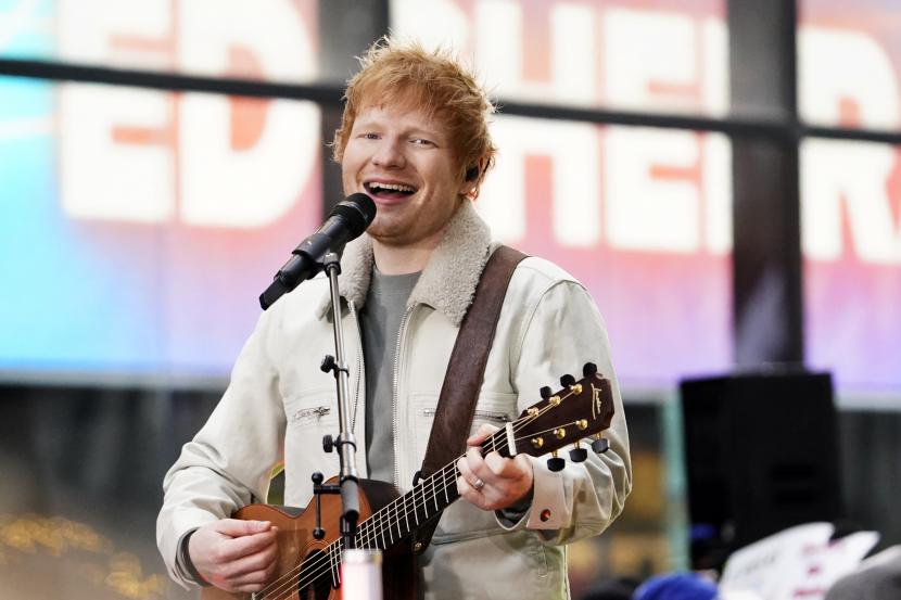 Ed Sheeran tampil di acara Today NBC di Rockefeller Plaza pada Kamis, 9 Desember 2021, di New York, AS. Sheeran dituduh menjiplak lagu Marvin Gaye.