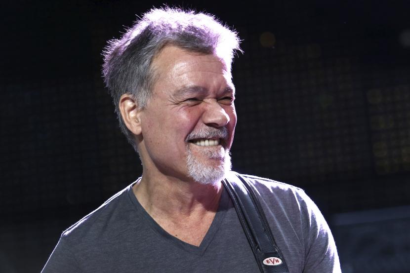 Eddie Van Halen tampil pada 13 Agustus 2015, di Wantagh, NY Van Halen, yang telah berjuang melawan kanker, meninggal pada Selasa, 6 Oktober 2020, dalam berusia 65 tahun. Eddie menikah dengan Valerie Bertinelli sebelum bertemu dengan Janie Liszewski. 