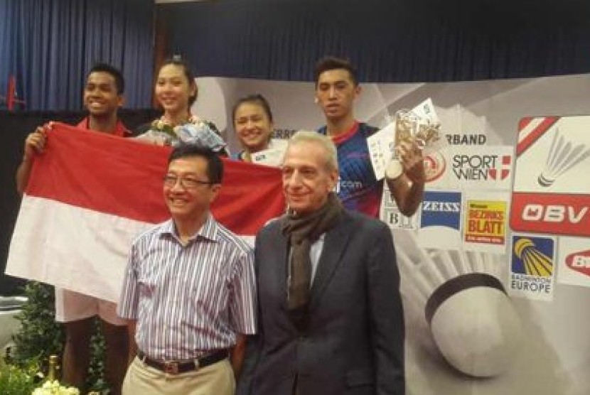 Edi/Gloria menjadi juara Austria Open 2015 setelah mengalahkan rekan sesama pasangan Indonesia, Ronald/Melati
