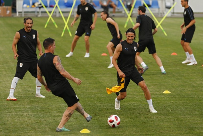 Timnas Uruguay berlatih (ilustrasi). Sejumlah pemain dan ofisial timnas Uruguay terkena Covid-19.
