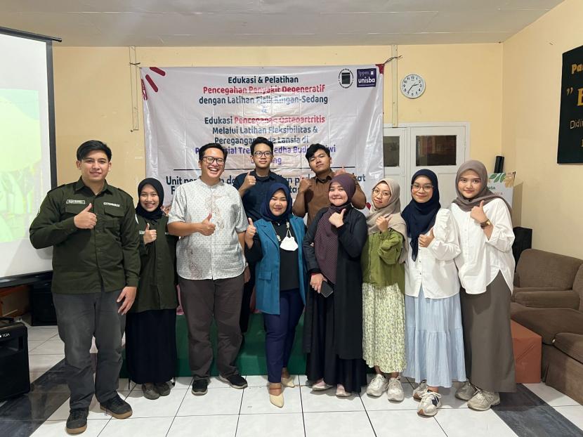 Edukasi dan pelatihan pencegahan penyakit degeneratif dengan latihan fisik ringan-sedang pada lansia di Panti Sosial Tresna Wredha Budi Pertiwi Bandung