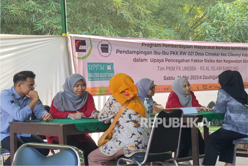 Puluhan Ibu-ibu Antusias Ikuti Deteksi Dini Faktor Risiko Stroke