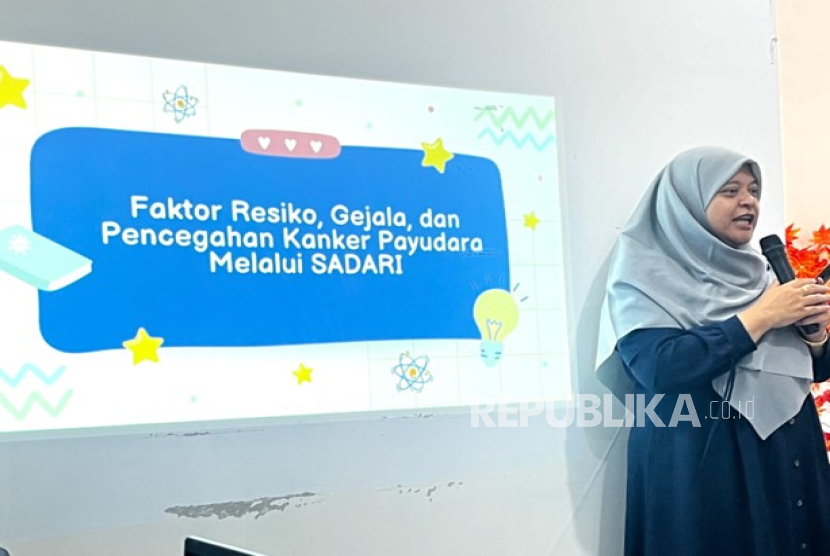 Edukasi pada masyarakat Ciroyom untuk mencegah penyakit kanker khususnya kanker serviks dan payudara