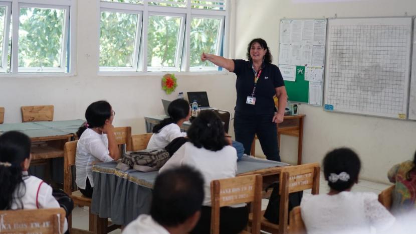 EF Kids & Teens Indonesia memberikan Program Pelatihan Bahasa Inggris untuk tenaga pendidik sekolah dasar.