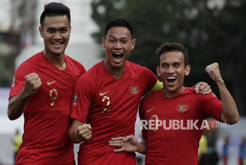 Egy Maulanan Vikri merayakan gol pembuka pada pertandingan pertama sepak bola SEA Games di Stadion Rizal Memorial, Manila, Filipina, Selasa (26/11). Indonesia akan menghadapi Singapura pada Kamis (28/11).
