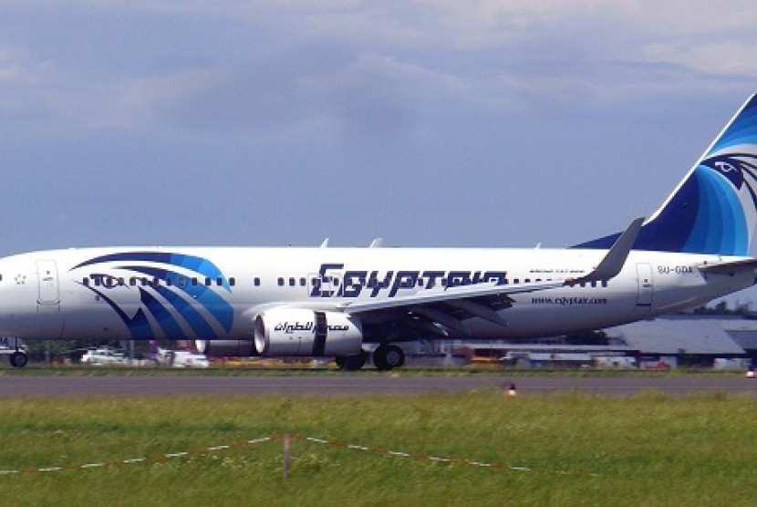 Maskapai Mesir Egyptair (ilustrasi). Rusia membuka kembali rute penerbangan ke Mesir setelah enam tahun pelarangan.