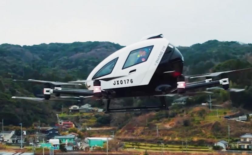 EHang 216, kendaraan udara otonomos (autonomous aerial vehicle/AAV) buatan China merampungkan penerbangan demo di Kota Oita.