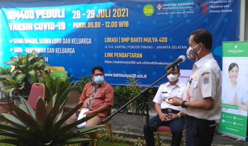 Sekolah Bakti Mulya (BM) 400  Jakarta mengadakan vaksinasi Covid-19 yang diikuti siswa dan keluarga besar sekolah Bakti Mulya 400 serta masyarakat umum, tanggal 28 dan 29 Juli 2021.