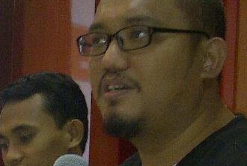 Ekonom Fakultas Ekonomi Universitas Sultan Ageng Tirtayasa Banten, Dahnil Anzar Simanjuntak