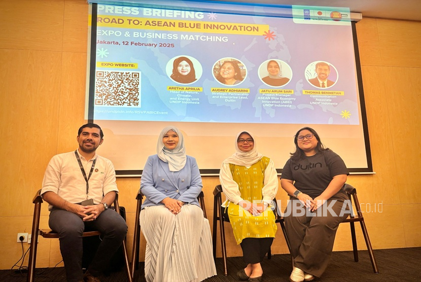 Ekonomi biru semakin menjadi perhatian global sebagai motor utama keberlanjutan. Di kawasan ASEAN, peluang investasi di sektor ini terus berkembang, mendorong digelarnya ASEAN Blue Innovation Expo & Business Matching 2025 pada 19 Februari 2025 di Menara Mandiri, Jakarta. Acara ini menjadi wadah bagi para pengusaha, investor, pembuat kebijakan, serta mitra pembangunan untuk mengeksplorasi inovasi terkini dalam pemanfaatan sumber daya laut dan perairan pedalaman yang berkelanjutan.