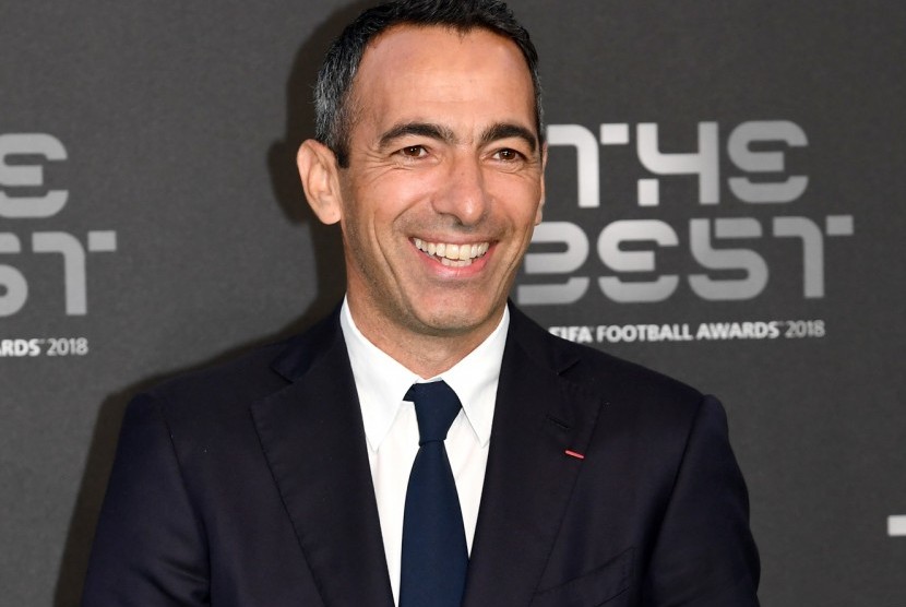 Eks gelandang Inter Milan Youri Djorkaeff meresmikan bantuan FIFA di Myanmar.