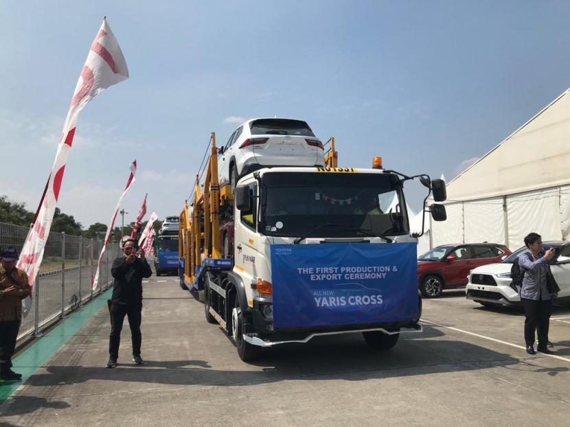 Ekspor perdana All New Yaris Cross dari pabrik Toyota di Karawang, Jawa Barat, baru-baru ini.