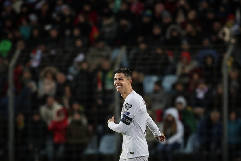 Ekspresi Cristiano Ronaldo usai mencetak gol kedua Portugal ke gawang Luksemburg, di  Stade Josy Barthel, Ahad (17/11) malam WIB.
