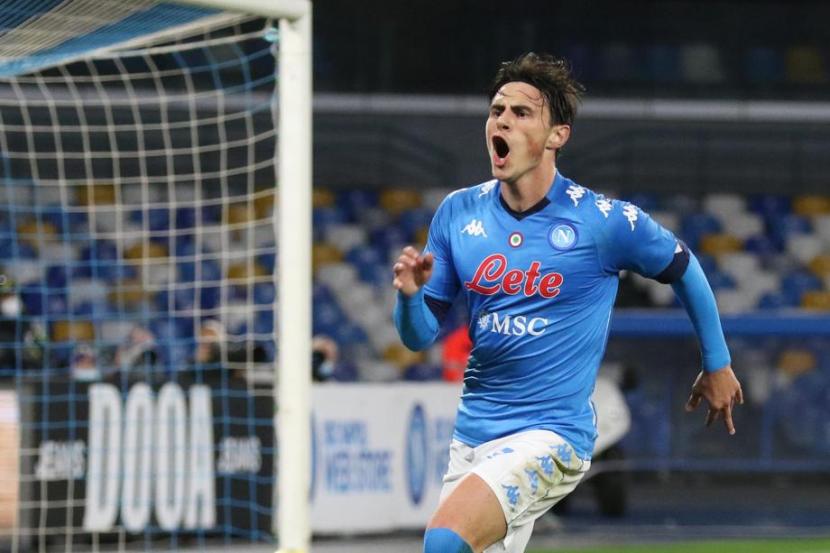 Ekspresi gelandang Napoli Eljif Elmas seusai menjebol gawang Parma dalam pertandingan Serie A Liga Italia.