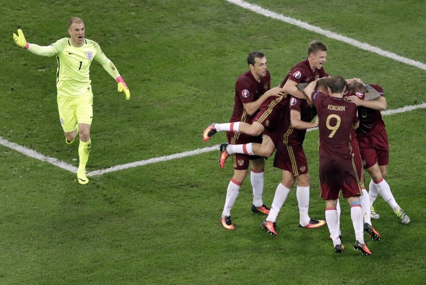 Ekspresi kekecewaan Joe Hart usai gawangnya dijebol pemain Rusia di penghujung babak kedua penyisihan Grup, Piala Eropa 2016. 