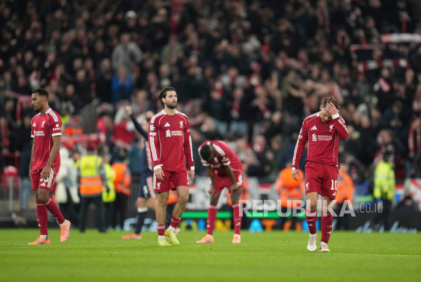 Ekspresi kekecewaan Liverpool setelah dikalahkan PSV Eindhoven di kandang sendiri, Anfield, dalam lanjutan Liga Champions, Kamis (27/11/2025) dini hari WIB.