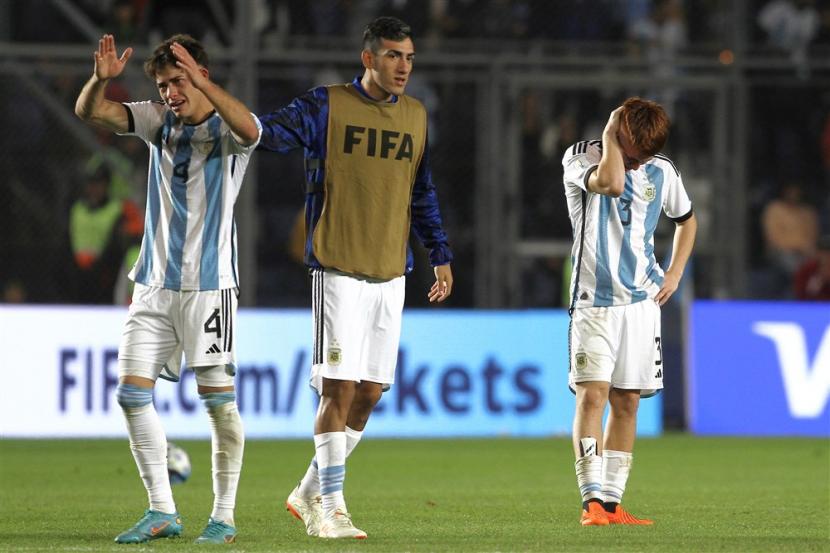 Ekspresi kekecewaan para pemain Argentina setelah kandas di 16 besar Piala Dunia U-20.