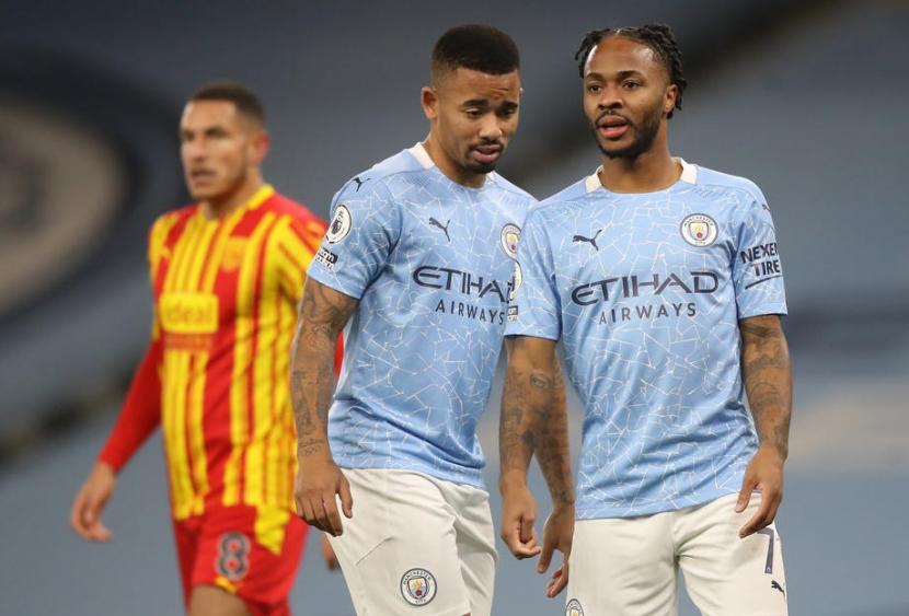 Ekspresi kekecewaan Raheem Sterling (kanan) dan Gabriel Jesus setelah Manchester City ditahan imbang West Bromwich Albion 1-1. 