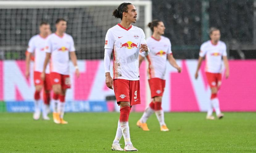 Ekspresi para pemain RB Leipzig saat dikalahkan Borussia Moechenglabach 0-1.
