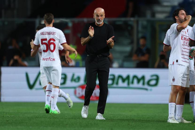 Ekspresi pelatih AC Milan Stefano Pioli selepas timnya menyamakan kedudukan pada laga melawan Atalanta di Serie A Liga Italia.