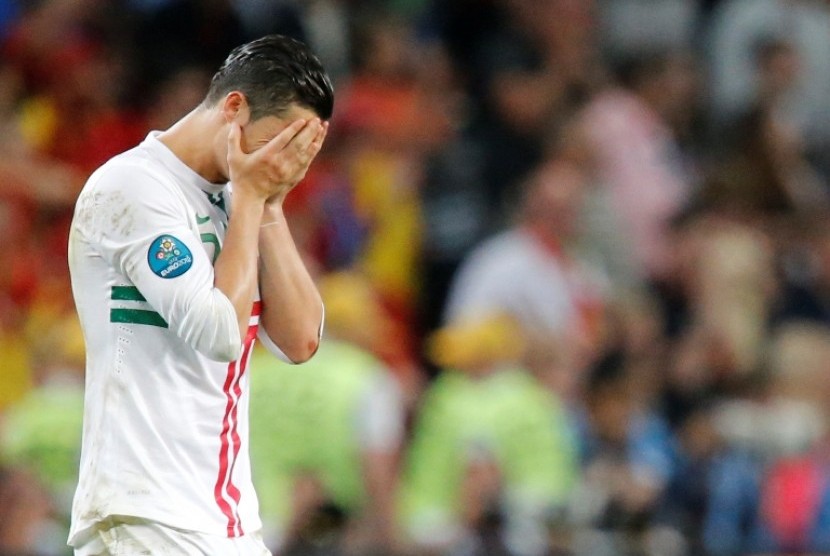 Ekspresi Ronaldo saat Portugal disingkirkan Spanyo lewat adu penalti di semifinal Piala Eropa 2012